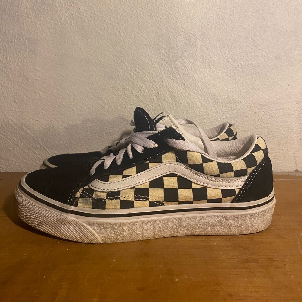 Vans off the wall skate shoe black and white